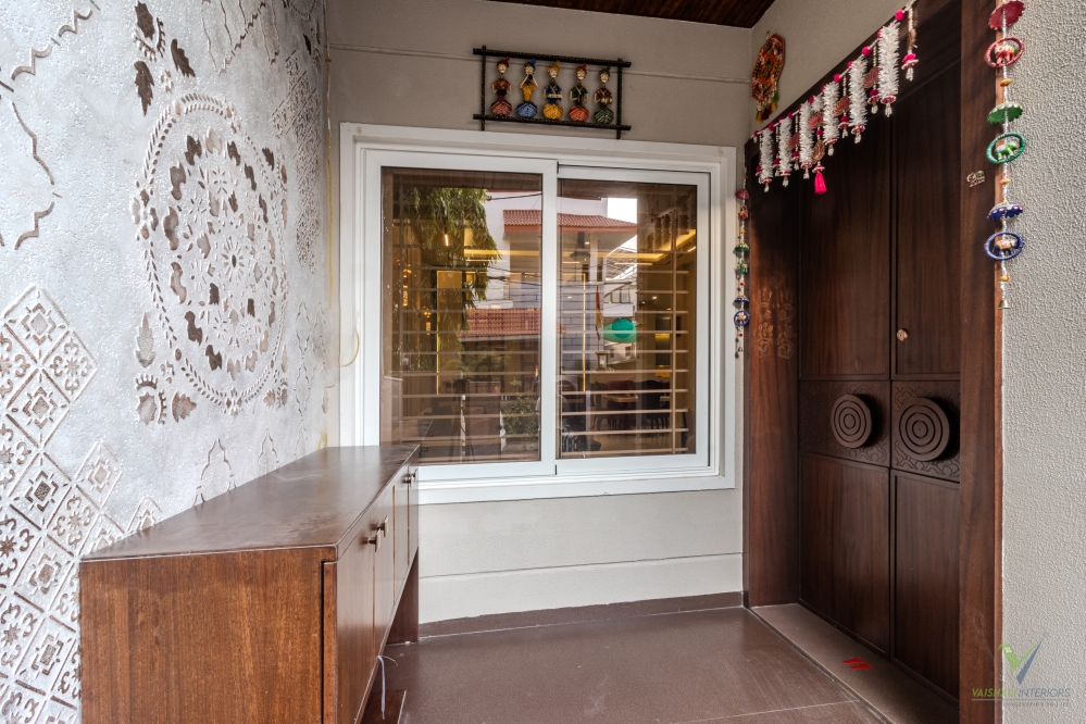 Entrance & Foyer